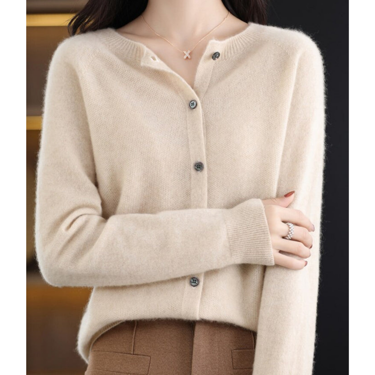 Rounded Cardigan with Buttons and Ribbed Sleeves