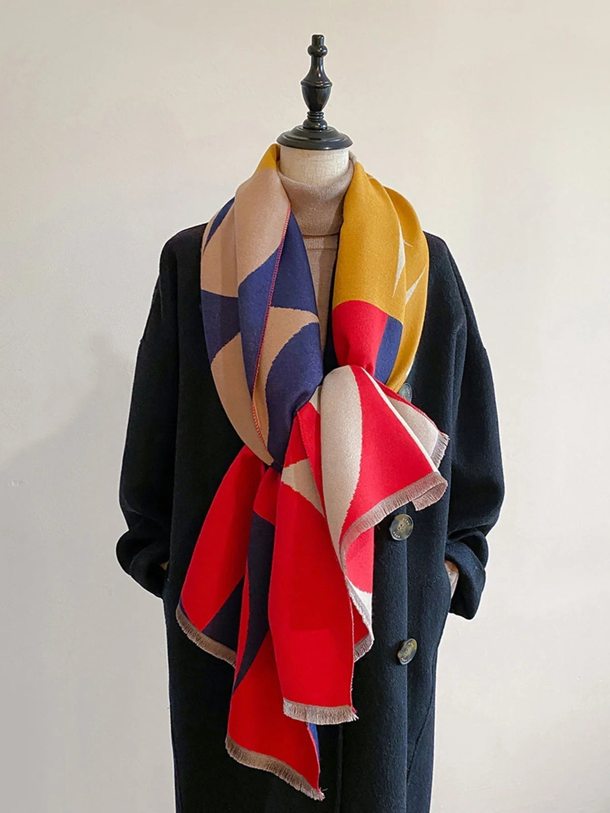Geometric long rectangular scarf with fringes