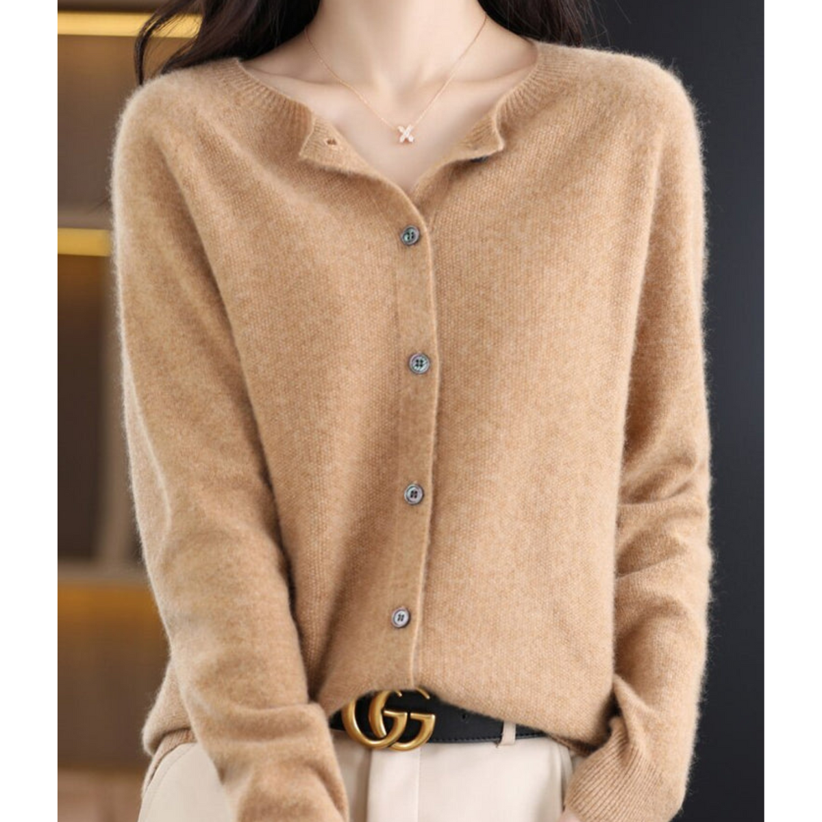 Rounded Cardigan with Buttons and Ribbed Sleeves