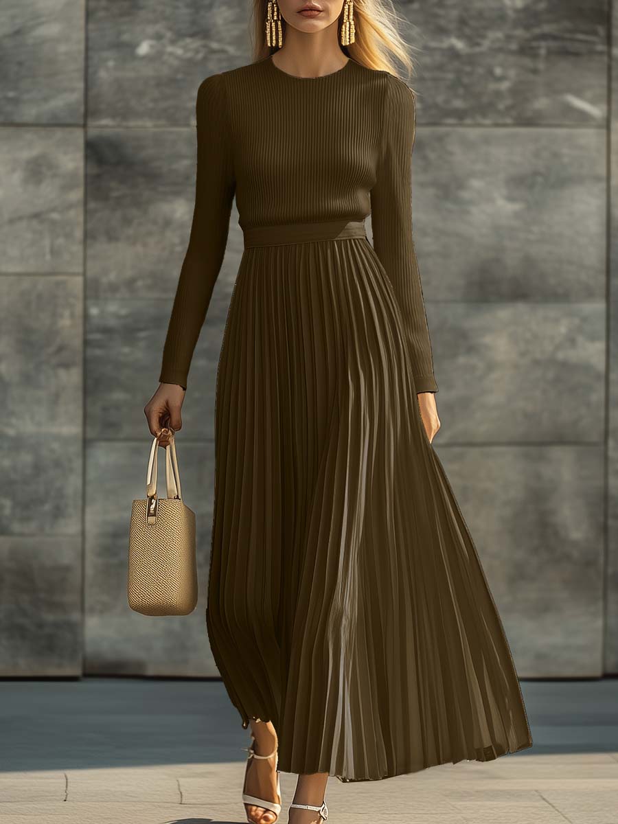 Long knitted maxi dress with a round neckline and pleats