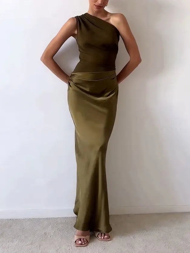 Sleeveless Maxi Dress with an Asymmetrical Neckline and Pleats