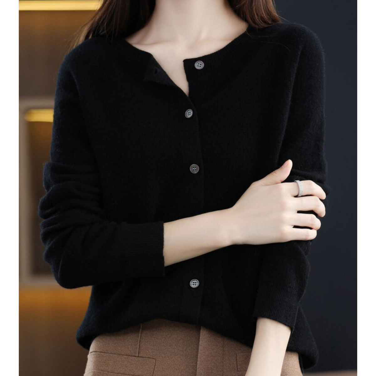 Rounded Cardigan with Buttons and Ribbed Sleeves