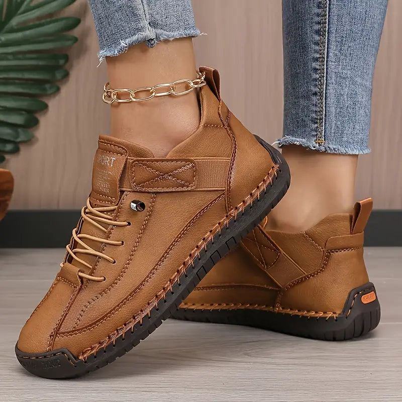 Sznurowane Sneakersy z Ozdobnym Przeszyciem dla Kobiet