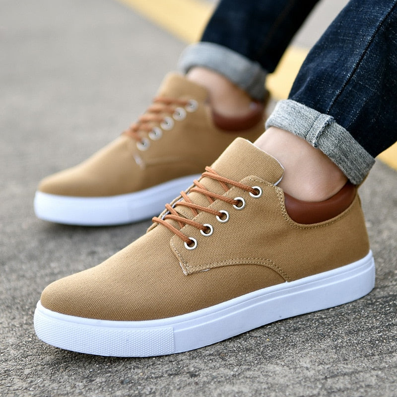 Sznurowane Sneakersy Męskie na Białej Podeszwie