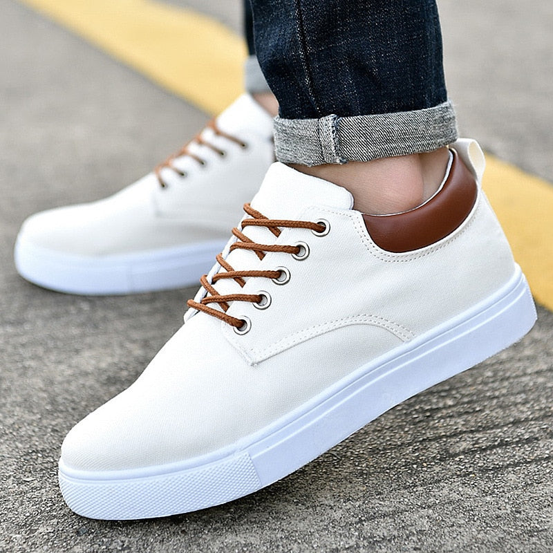 Sznurowane Sneakersy Męskie na Białej Podeszwie