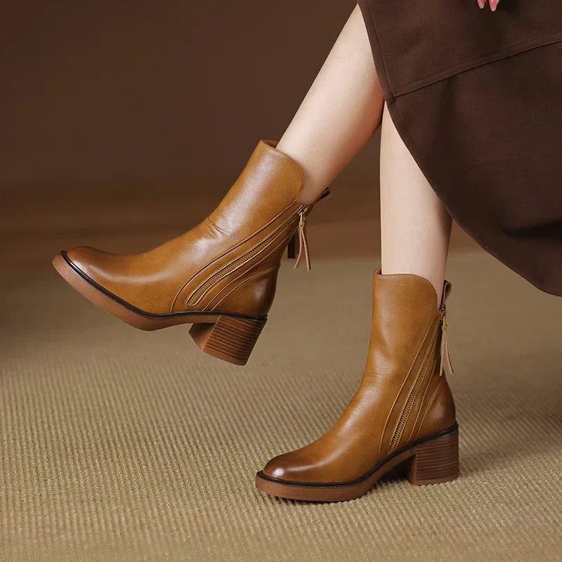 Round-toe ankle boots with a side zipper and block heel