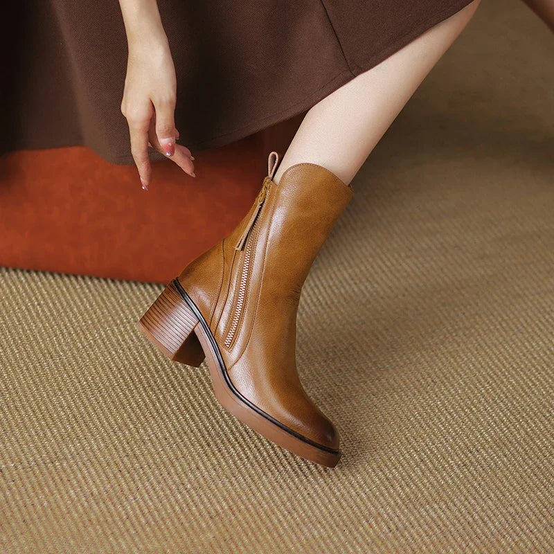 Round-toe ankle boots with a side zipper and block heel