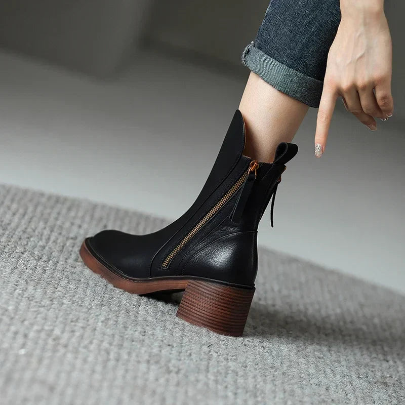Round-toe ankle boots with a side zipper and block heel
