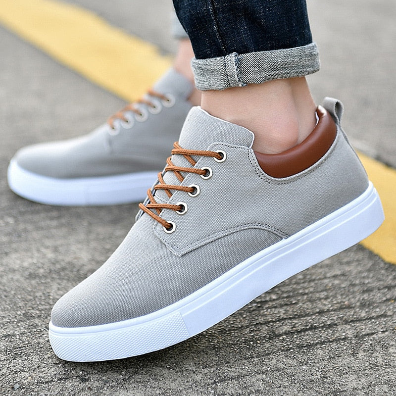 Sznurowane Sneakersy Męskie na Białej Podeszwie