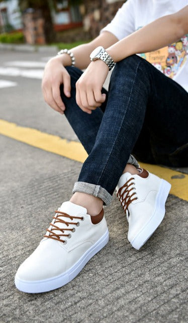 Sznurowane Sneakersy Męskie na Białej Podeszwie