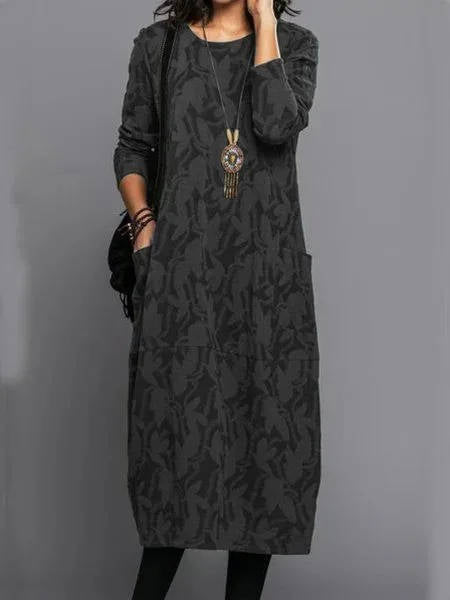 Loose long patterned dress with pockets
