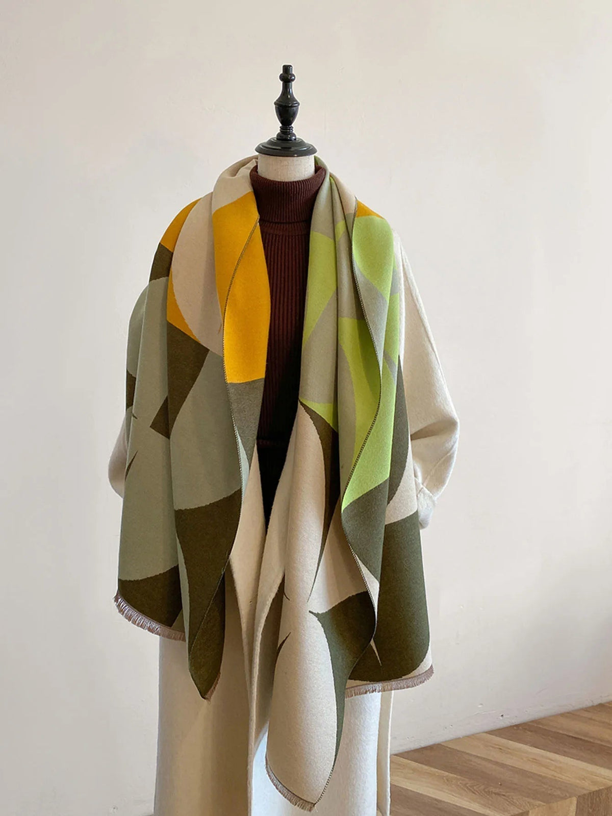 Geometric long rectangular scarf with fringes