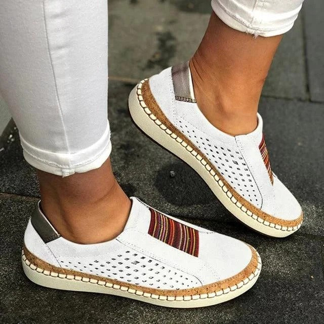 Flat Shoes with Striped Panel Stitching Details
