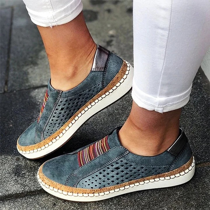 Flat Shoes with Striped Panel Stitching Details