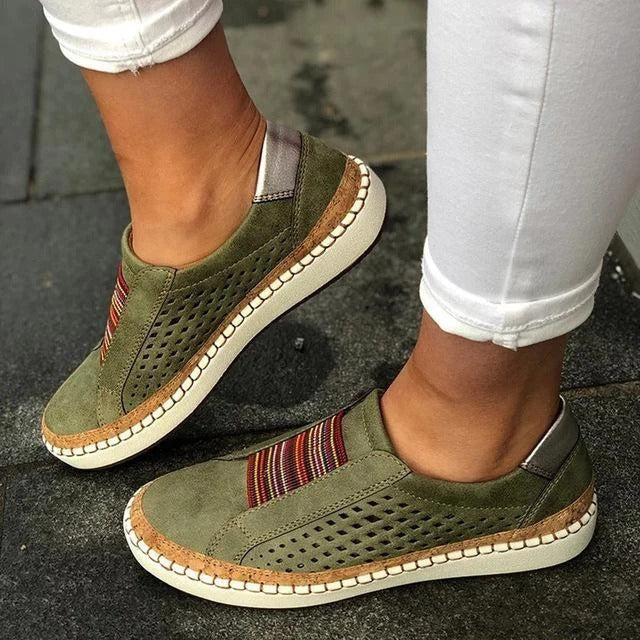 Flat Shoes with Striped Panel Stitching Details