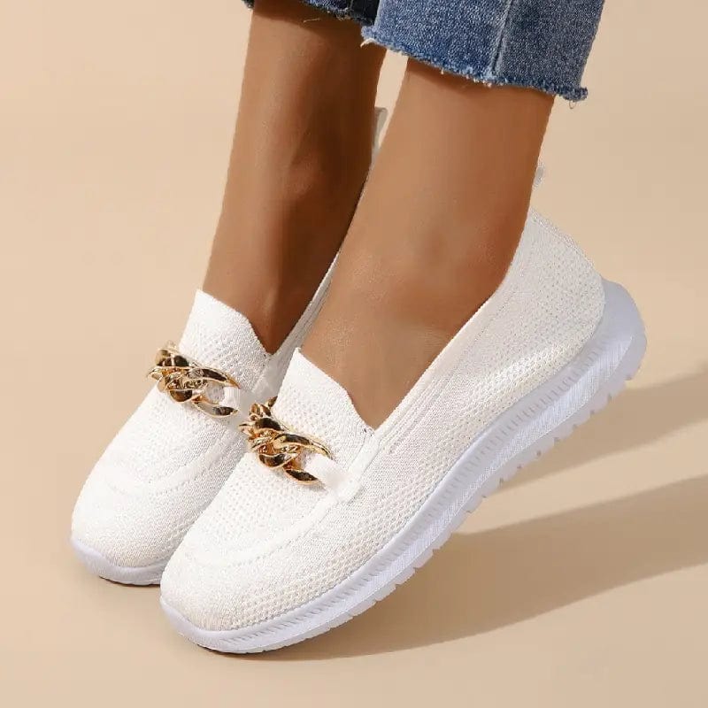 Buty Slip On z Teksturowanym Nosiem i Detalem Łańcucha
