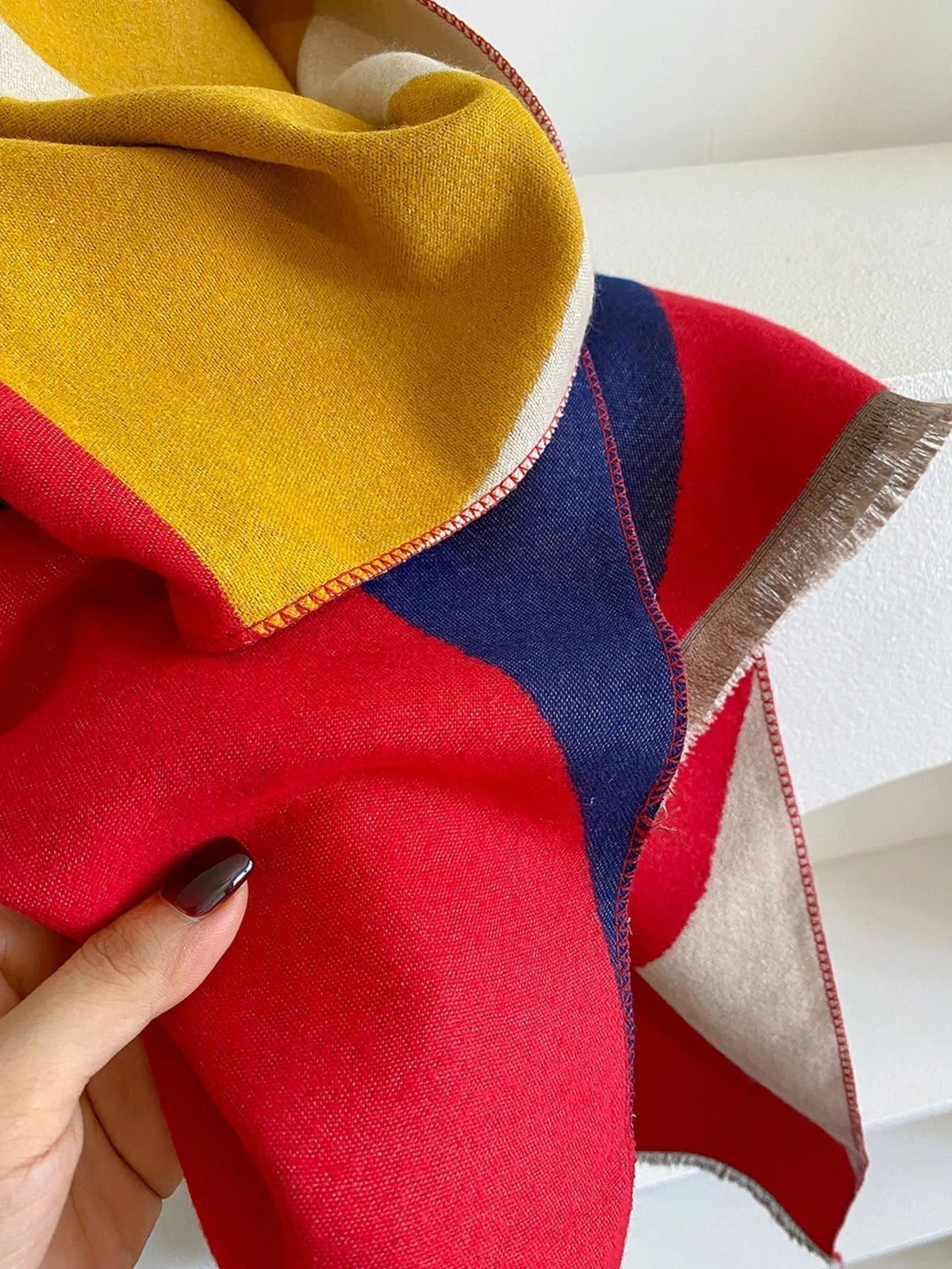Geometric long rectangular scarf with fringes