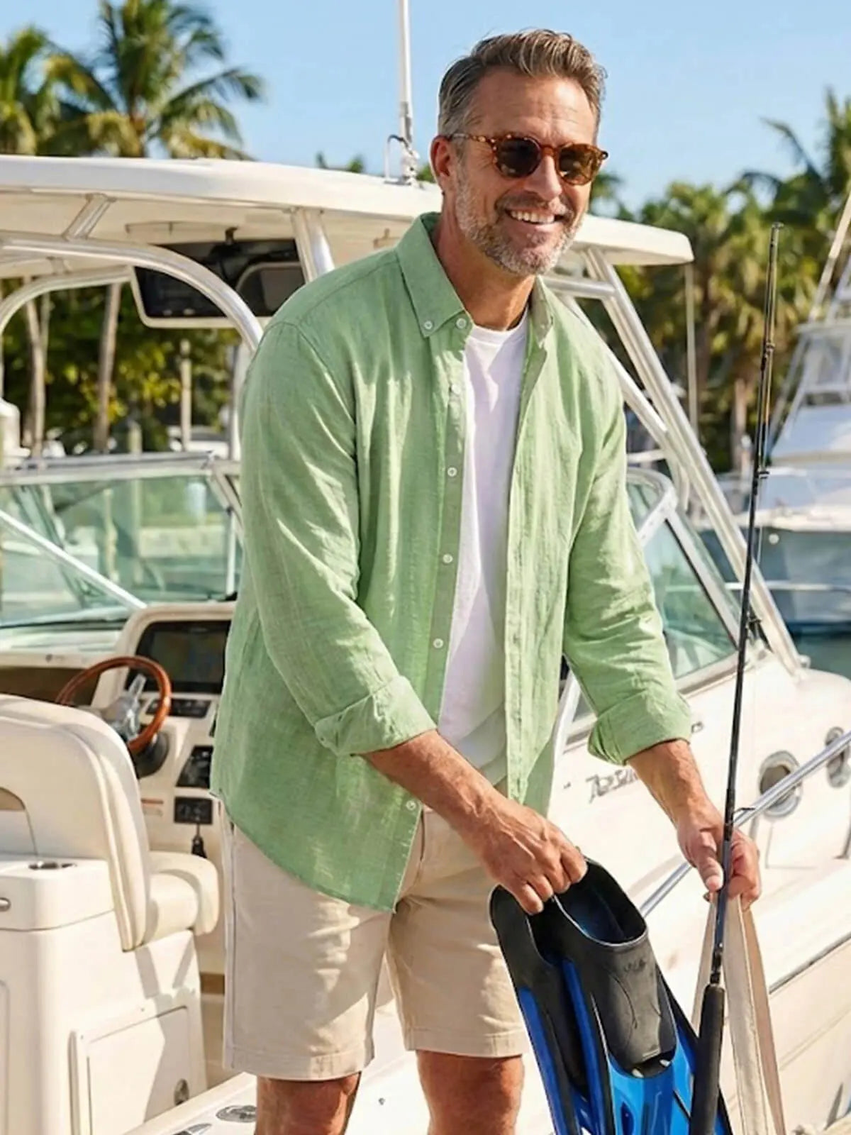 Textured rounded-fit collared shirt with button fastening and cuffs