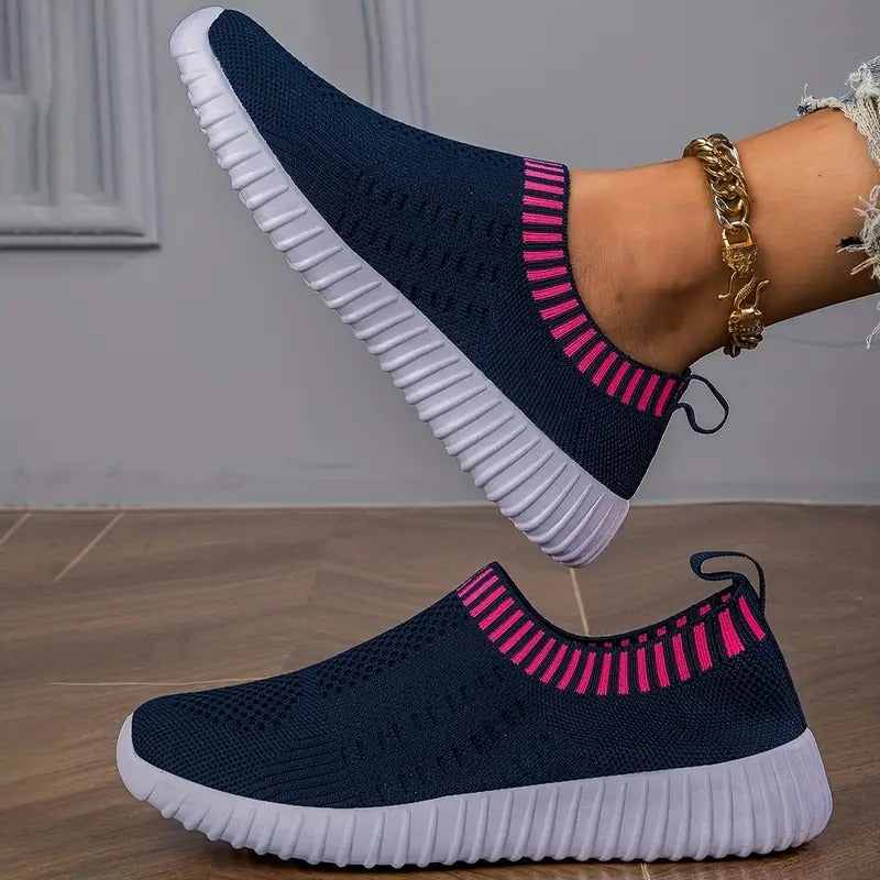 Buty wsuwane z okrągłym noskiem i teksturowaną, żłobioną podeszwą
