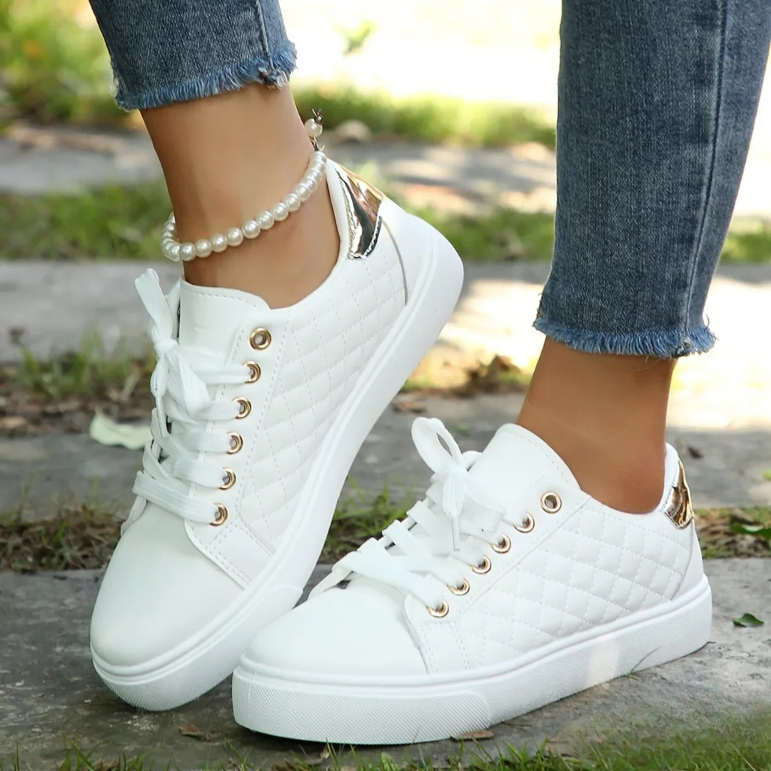 Buty z wiązaniem, pikowane, z metalowym obcasem