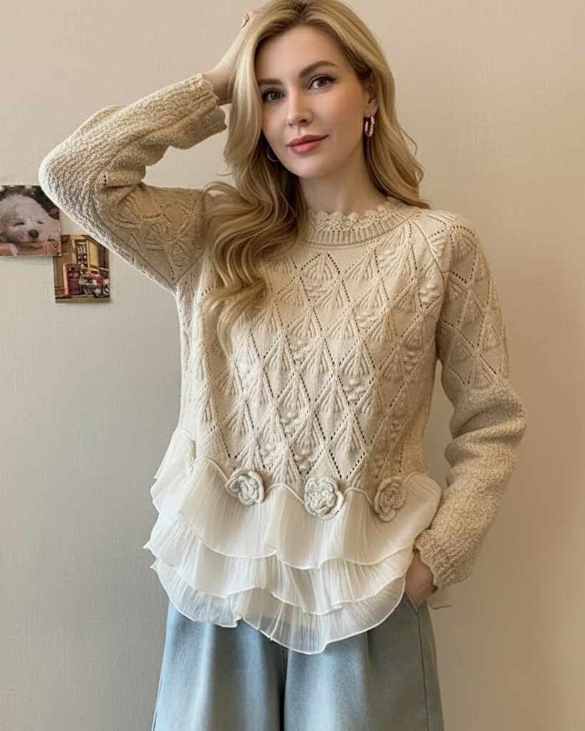 Sweter Damski Ażurowy z Falbaną i Kwiatowymi Aplikacjami
