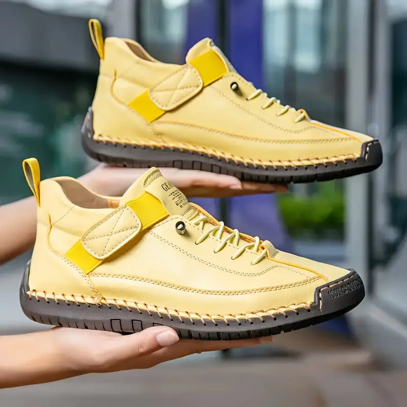 Sznurowane Sneakersy z Ozdobnym Przeszyciem dla Kobiet
