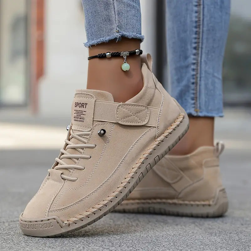 Sznurowane Sneakersy z Ozdobnym Przeszyciem dla Kobiet