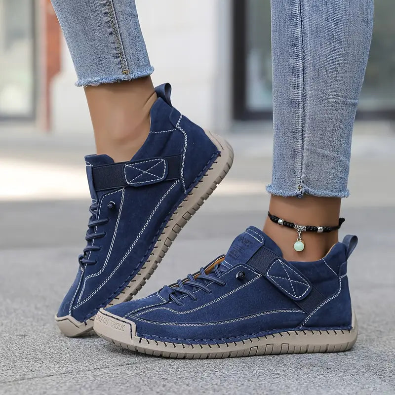 Sznurowane Sneakersy z Ozdobnym Przeszyciem dla Kobiet