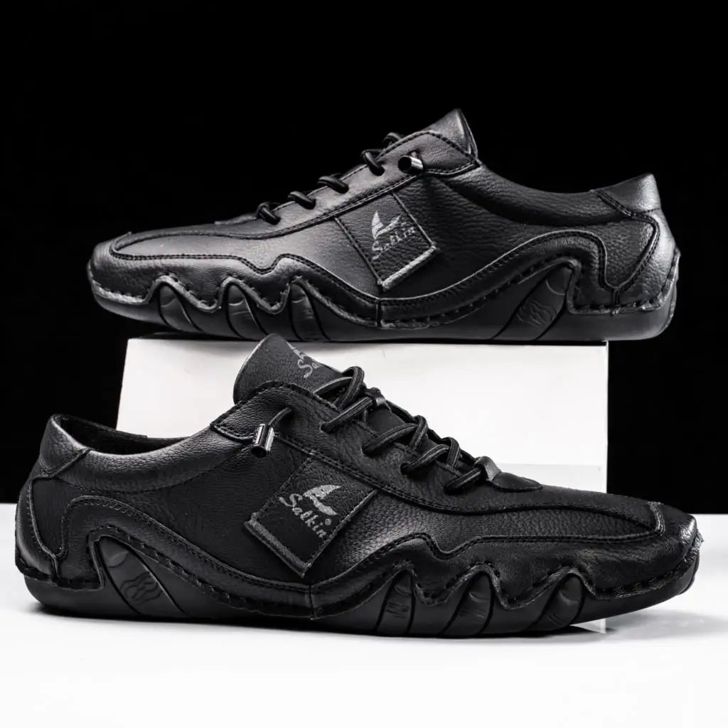 Buty niskie z sznurowaniem i kontrastowym przeszyciem