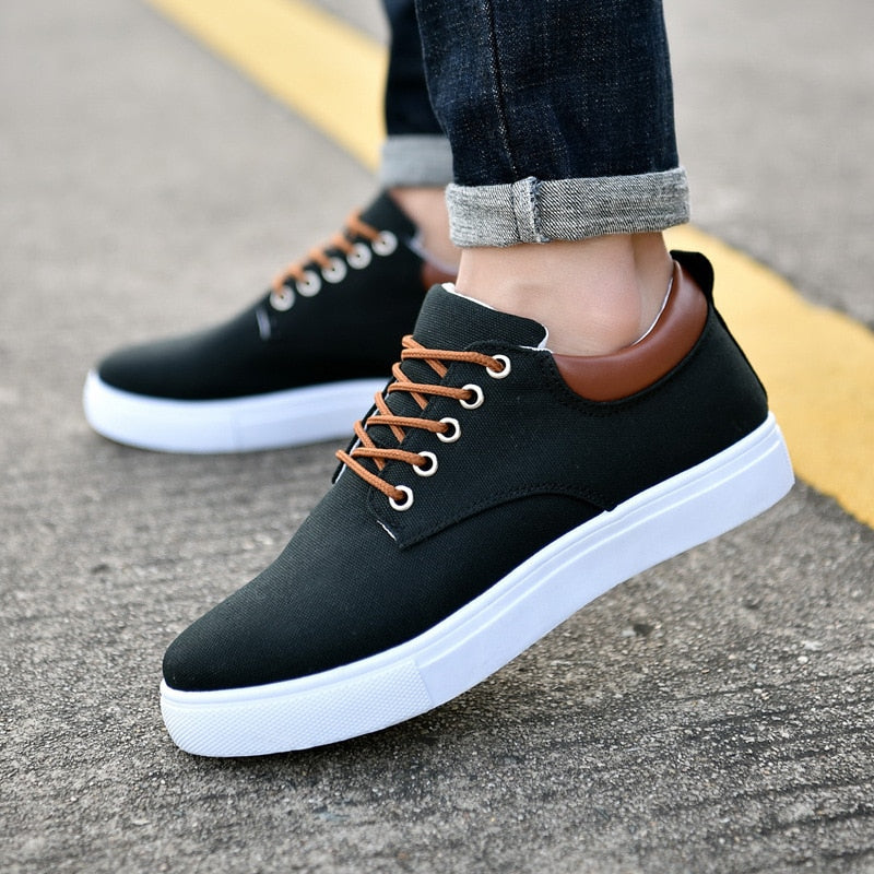 Sznurowane Sneakersy Męskie na Białej Podeszwie