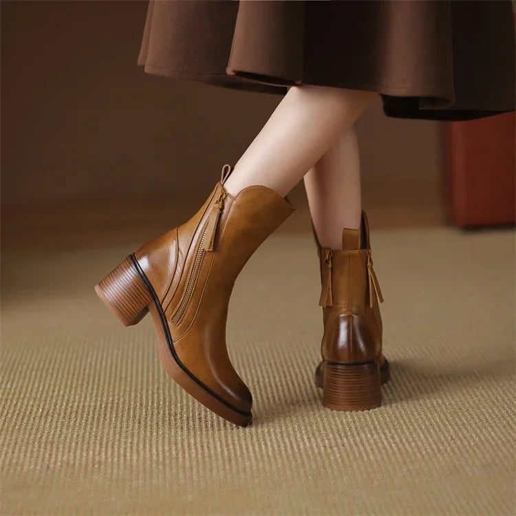 Round-toe ankle boots with a side zipper and block heel