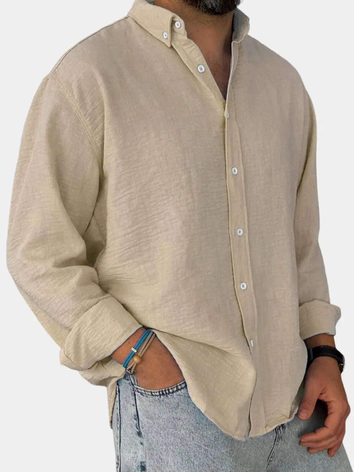 Textured rounded-fit collared shirt with button fastening and cuffs