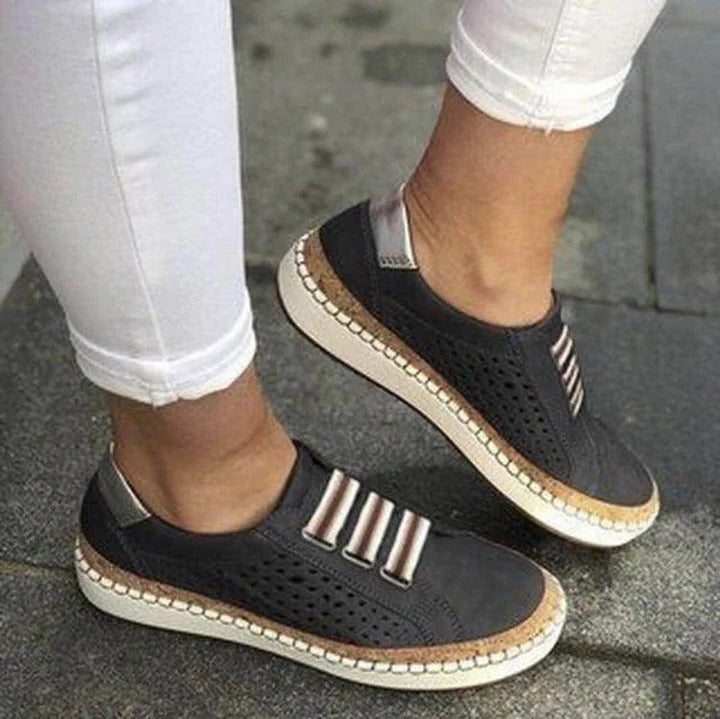 Buty z Płaską Podeszwą z Detalami Szycia na Panelu w Paski