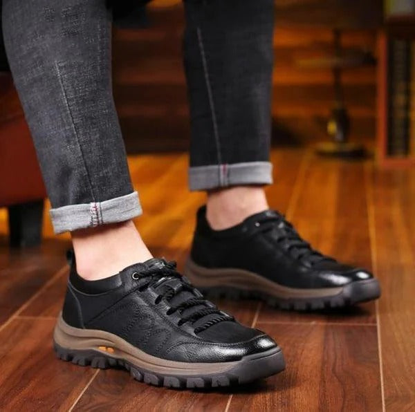 Wytrzymałe teksturowane niskie buty sznurowane