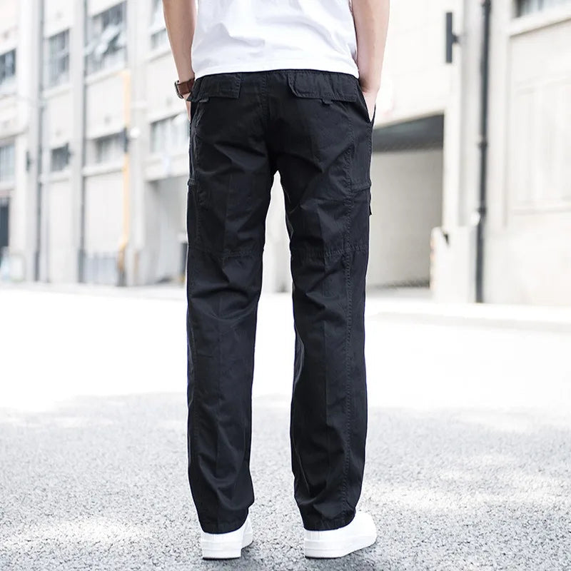 Long loose pleat-free pants with a fastening